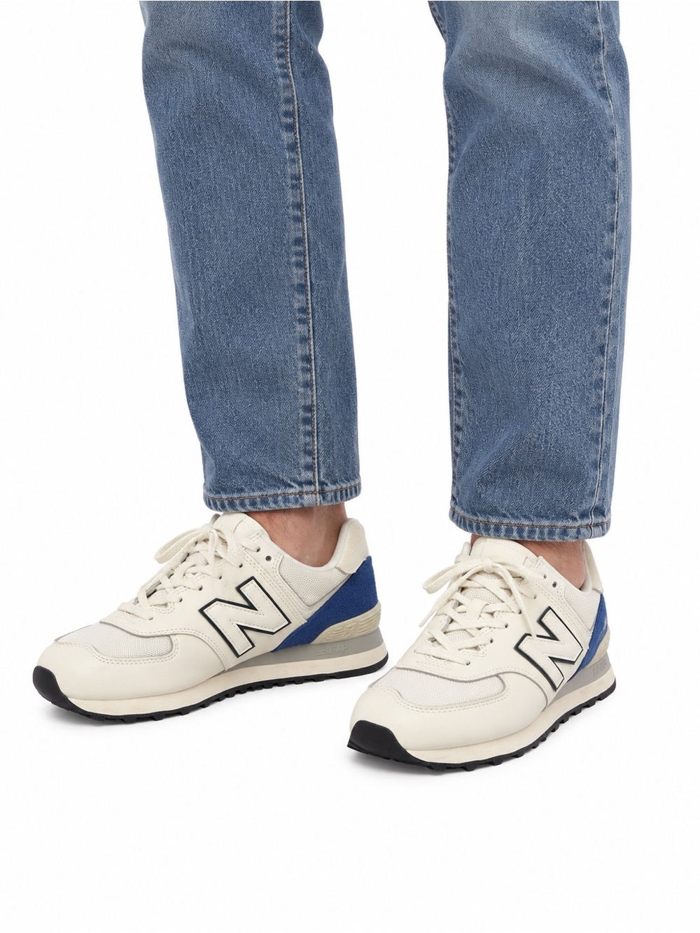 Size 8.5 New Balance Men’s 574 White Royal Blue Sneakers U574UI2